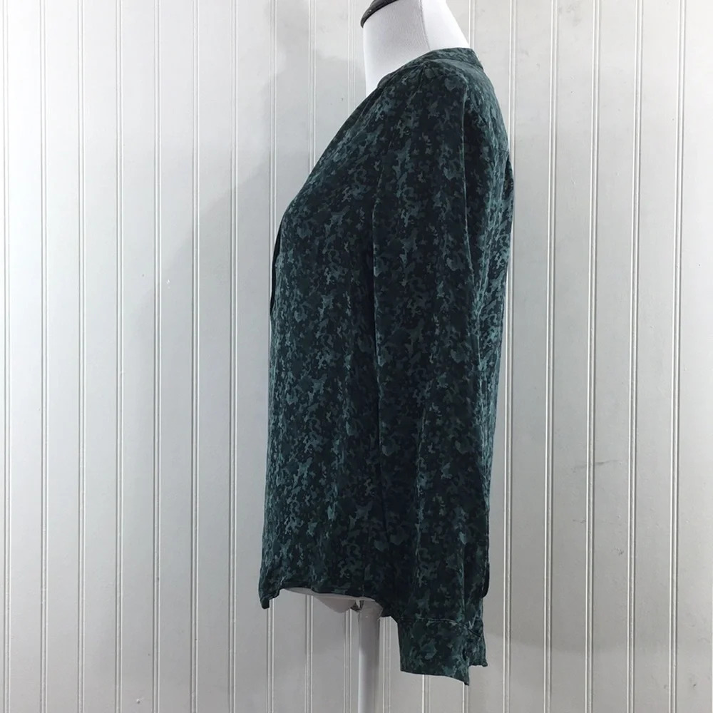 Dylan Gray Green Black Camo Silk Shirt Womens Small Long‎ Sleeve Popover - Picture 4 of 10